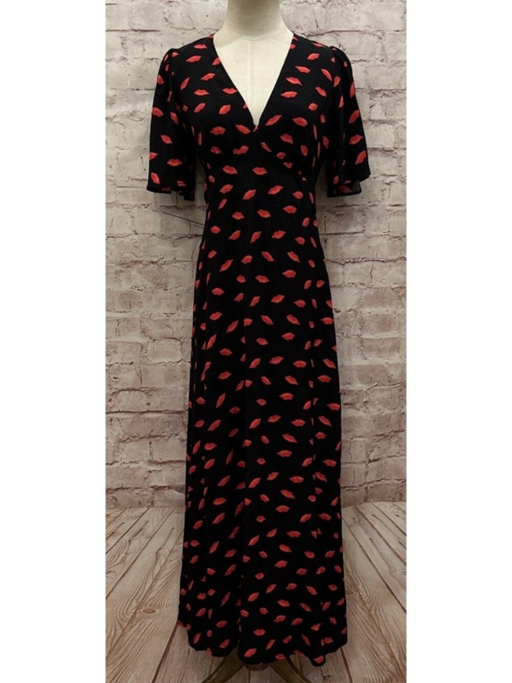 A NEW DAY Maxi Dress Size 2 Black Red Lips V-Neck Empire Waist Valentines Day